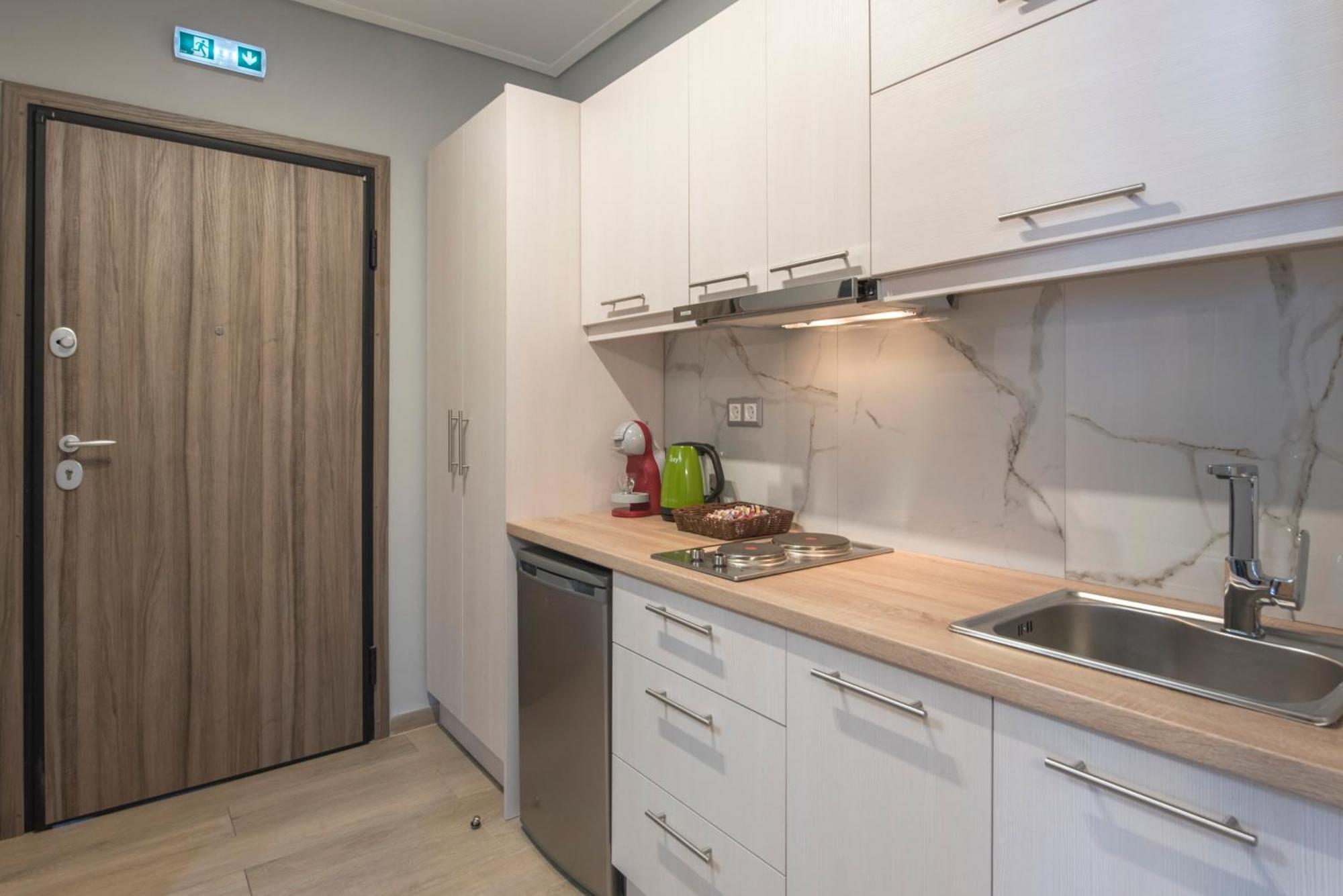 Amazing Apartments @ Aiolou Str. Атина Екстериор снимка